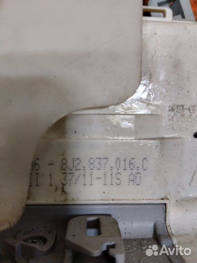 Замок двери Audi Q7 4L BHK 2009