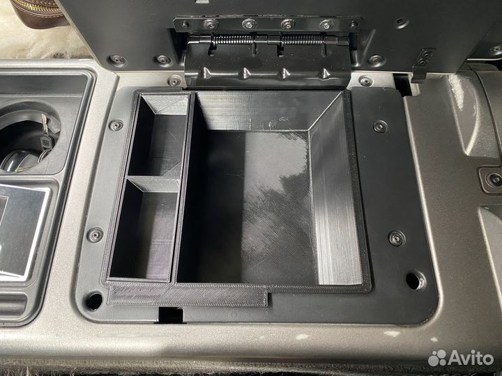 Вкладыш подлокотника Hummer H2