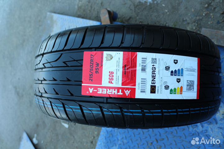 Three-A P606 215/50 R17 95W