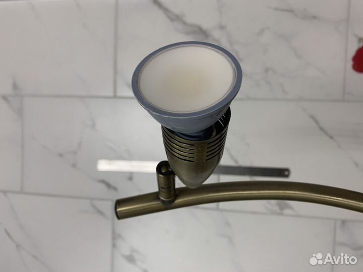 Потолочный светильник