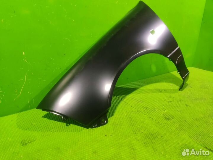 Крыло левое Suzuki Grand Vitara 99-03 USA