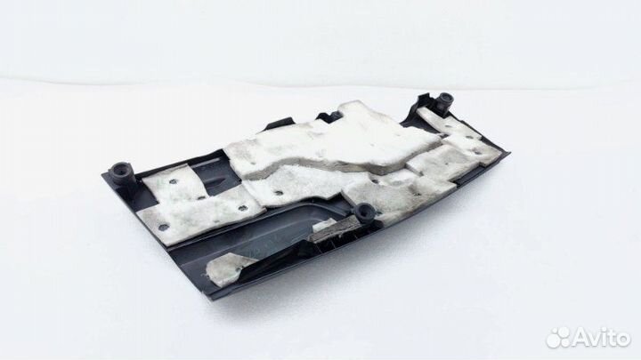 Б/У Крышка двигателя Состояние хорошее, оригинал