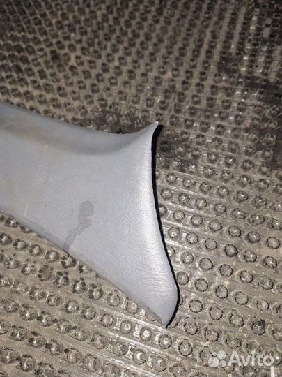 Накладка на стойку кузова передняя правая Toyota