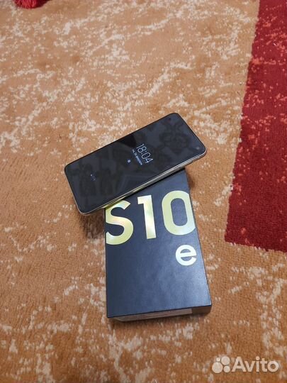 Samsung Galaxy S10e, 6/128 ГБ