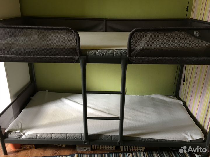 Двухъярусная кровать IKEA из металла
