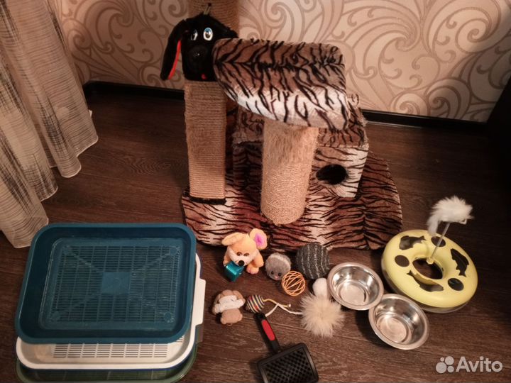 Домик для кошки с когтеточкой бу