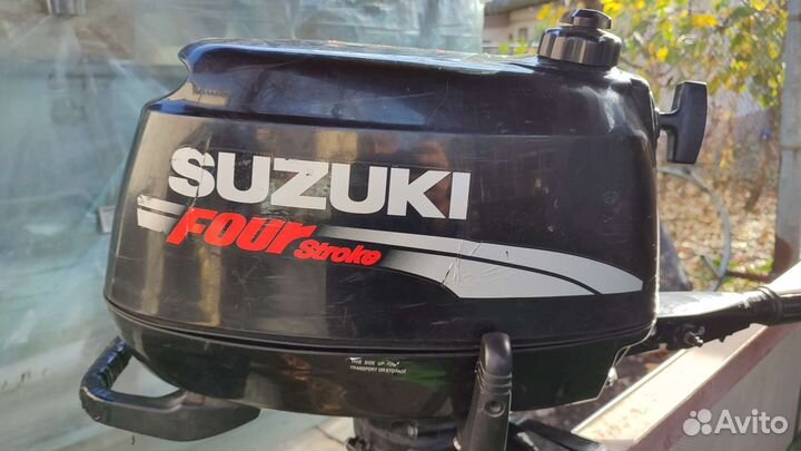 Лодка Yukona 330 с мотором 5лс.4т