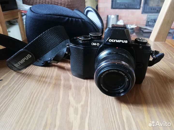 Компактный фотоаппарат olympus om-D-E10