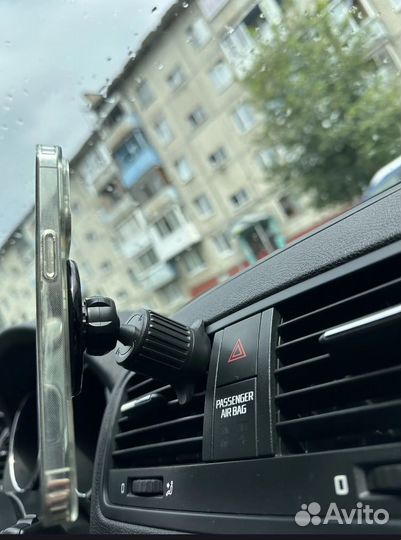 Держатель для телефона в машину