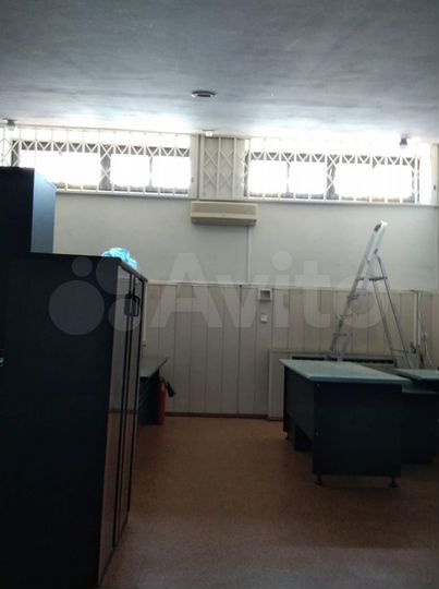 Офис на ул.Инская, метро, 4 этаж, 34 м2 - без коми