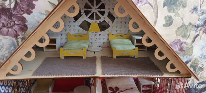 Кукольный домик с мебелью