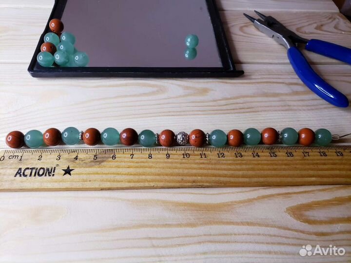 Браслет из зелёного авантюрина и красной яшмы