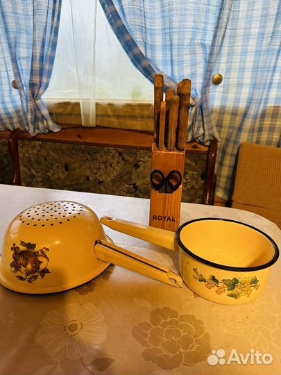 Вазы красивые к Новому Году и приборы для кухни