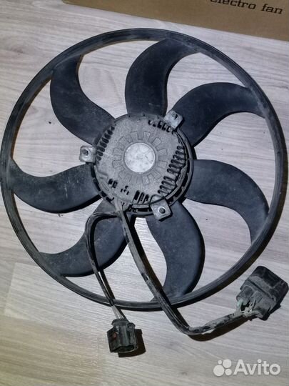 Электровентилятор радиатора Bocsh в Passat B6