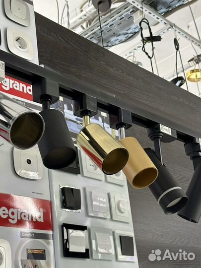 Трековые светильники на шинопроводе