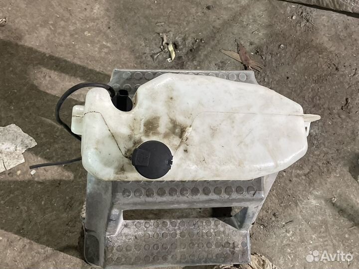 Бачок омывателя лобового стекла Renault logan II