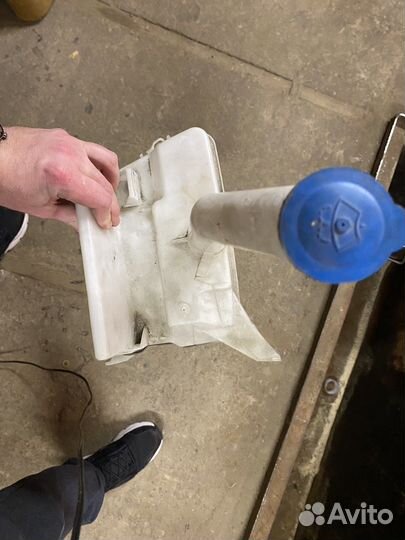 Бачок омывателя тойта авенсис