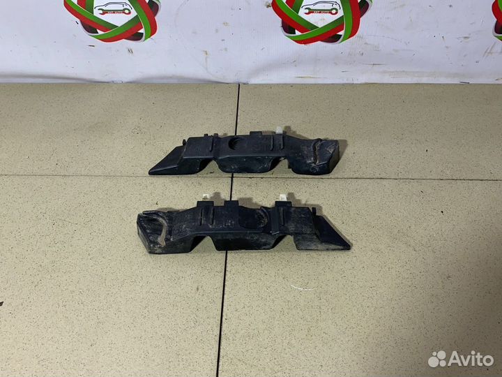 Rio 3 Кронштейн крепления крыла