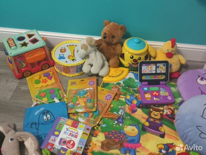 Музыкальные игрушки пакетом fisher price