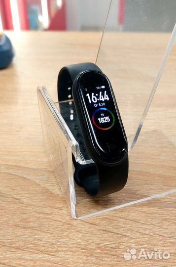 Фитнес браслет Xiaomi Mi SMART Band 4