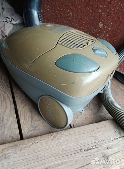 Пылесос Scarlett 1500w