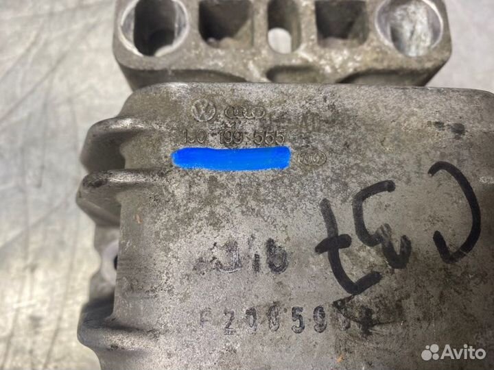 Опора двигателя левая Volkswagen Bora 1997-2005