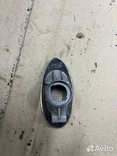 Повторитель в крыло lancer 9