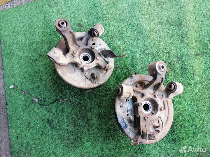 Задняя цапфа правая на Suzuki Grand Vitara 05-15