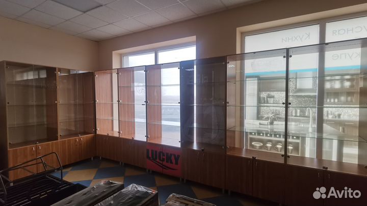 Шкаф витрина