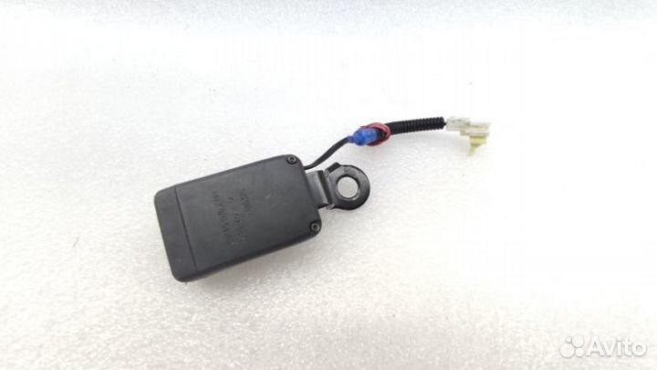 Ответная часть ремня безопасности задняя правая