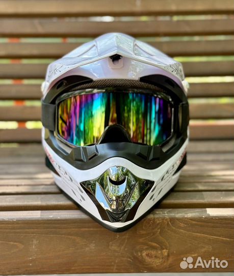 Кроссовый шлем с очками