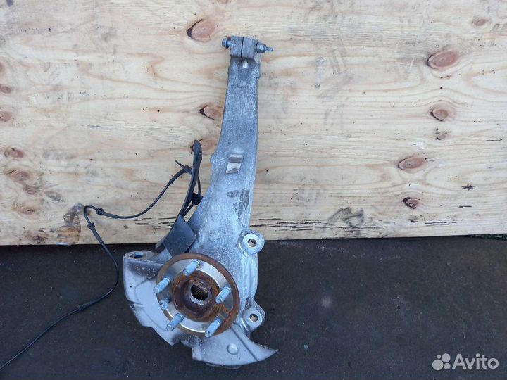 Кулак поворотный левый Range rover sport l494