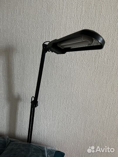 Лампа настольная