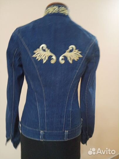 Куртка джинсовая