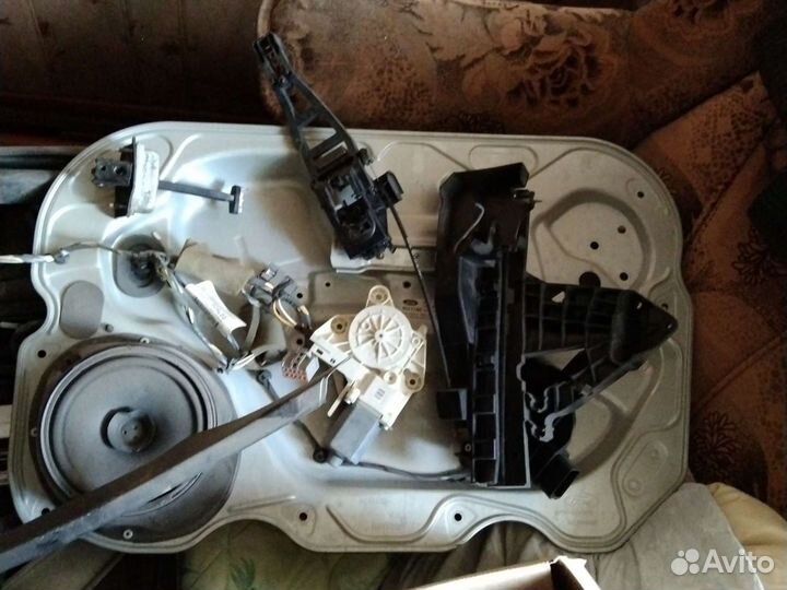 Внутрянка передней правой двери форд фокус 2