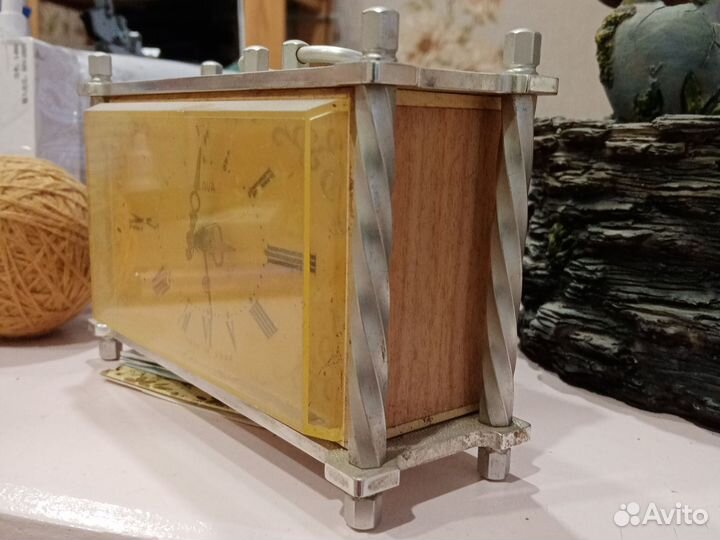 Настольные часы