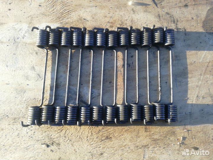 Пружина тормозных колодок задняя Mazda Titan