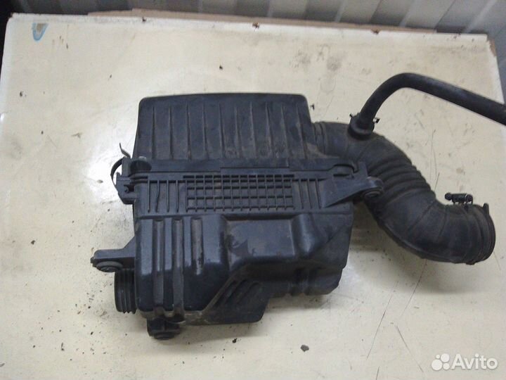 Корпус воздушного фильтра Ниссан Тиида