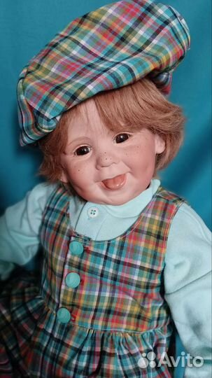 Большая фарфоровая коллекционная кукла