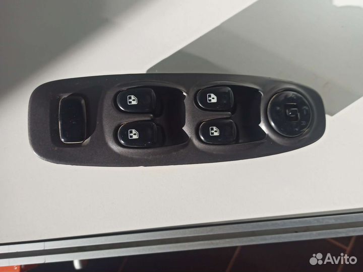 Блок стеклоподъёмников Hyundai Accent