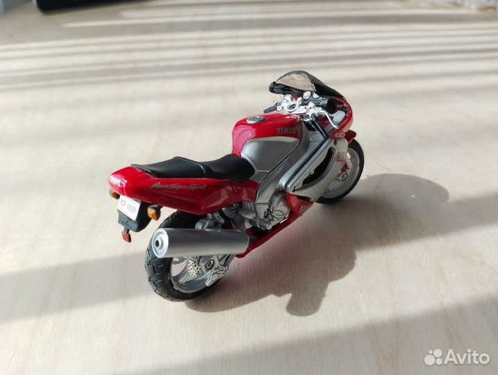 Yamaha YZF Thunderace 1000