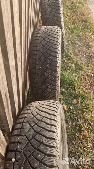 Nitto Therma Spike 225/65 R17