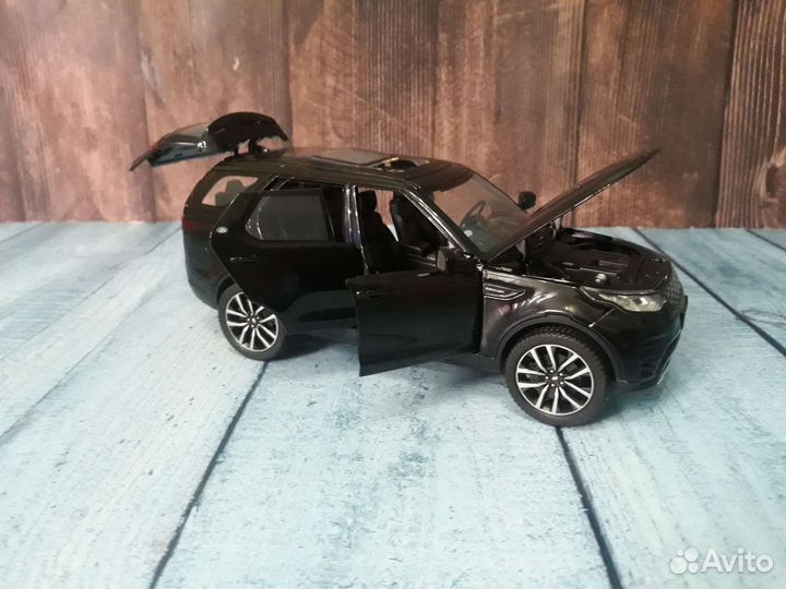 Модель автомобиля Land Rover Discovery 3