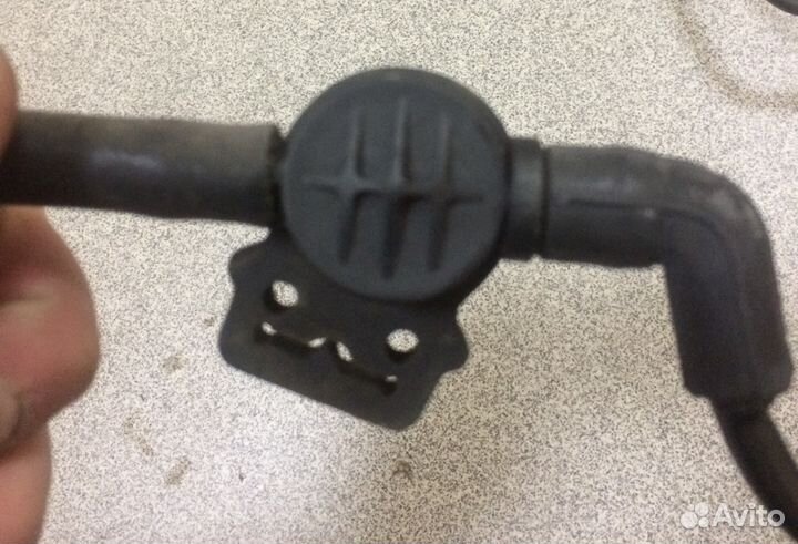 Клапан вентиляции топливного бака A0004701593 MB