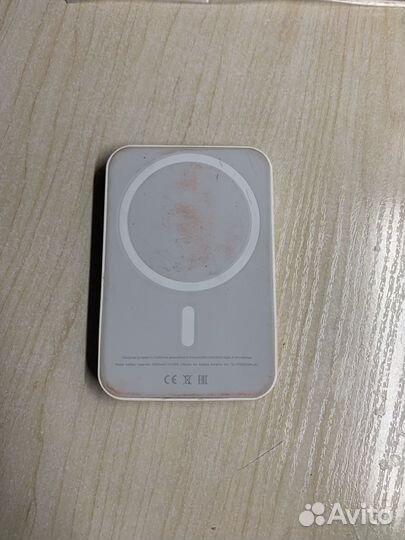 Apple MagSafe battery pack