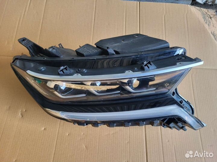Kia sorento 20 MQ фара правая