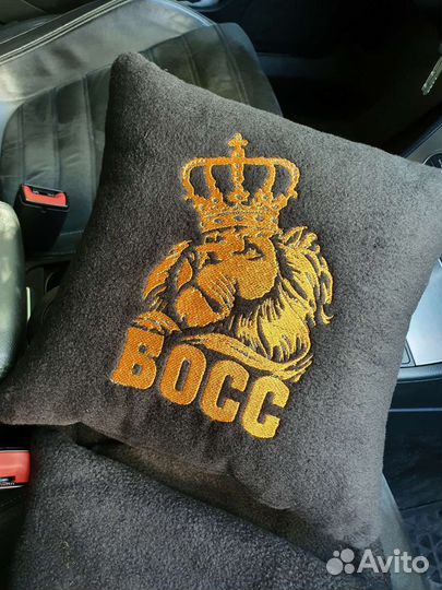 Подарочный набор для мужчин с вышивкой. В машину