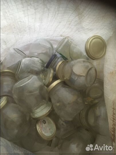 Стеклянные банки разного размера