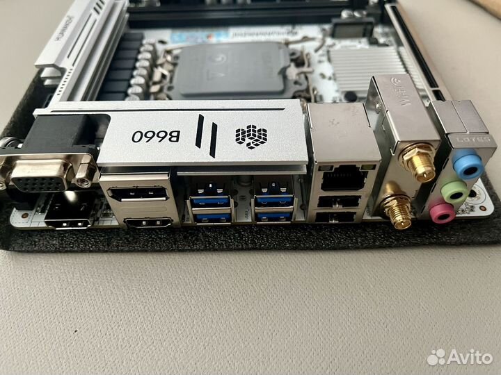 Материнская плата B660M-ITX huananzh