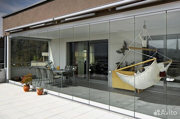 Безрамное остекление беседки